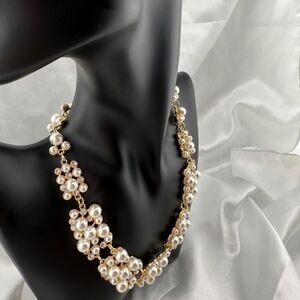 Zara Elegant Pearl and Gold Necklace
